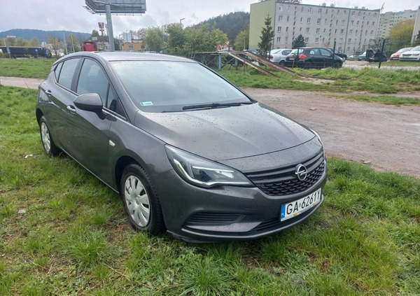 Opel Astra cena 46000 przebieg: 78000, rok produkcji 2016 z Gdynia małe 379